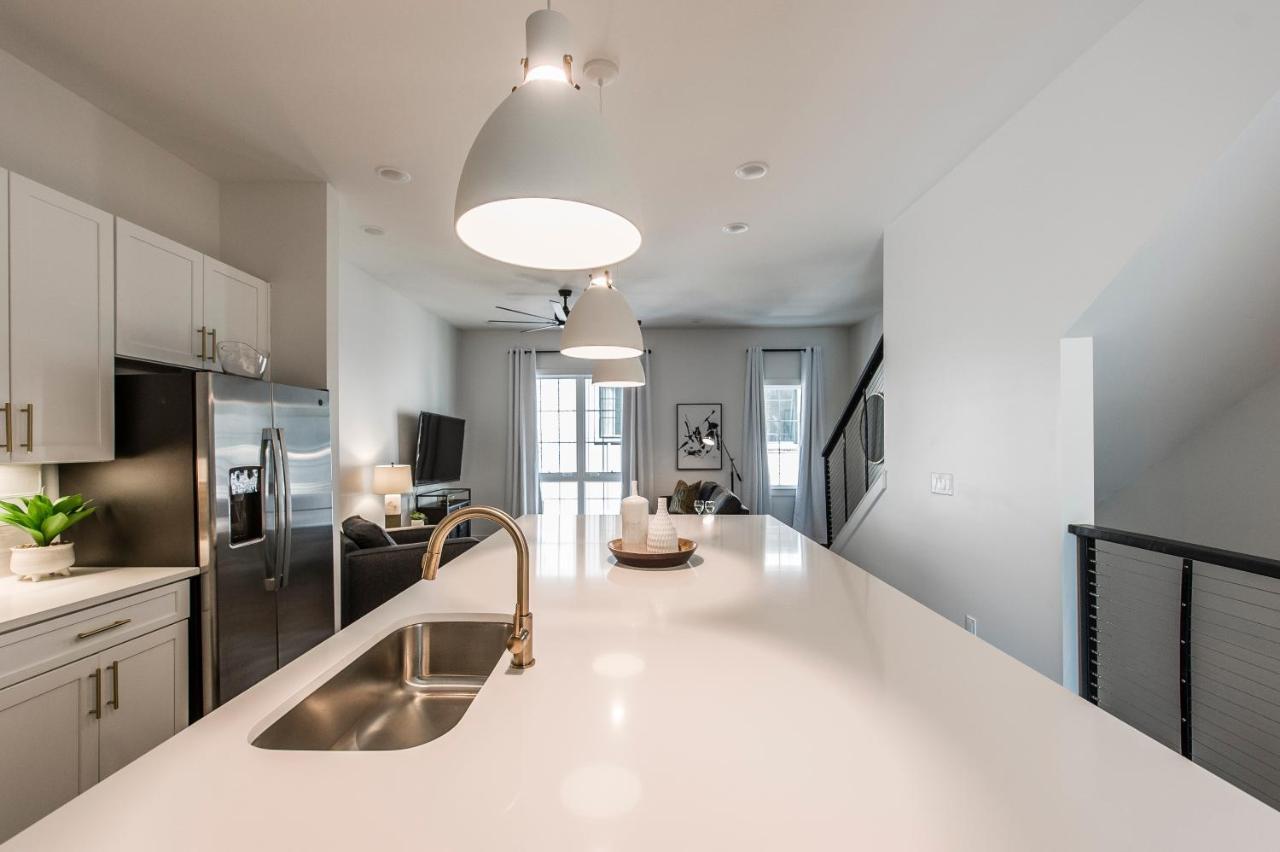Brand New 4 Bedroom 4Bath Townhome With Amazing Rooftop! Нэшвилл Экстерьер фото